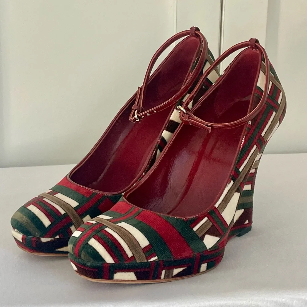 Gucci Velvet Web Ribbon wedges, ankle straps, red/white/green, 6.5b, box, EUC - Picture 13 of 16